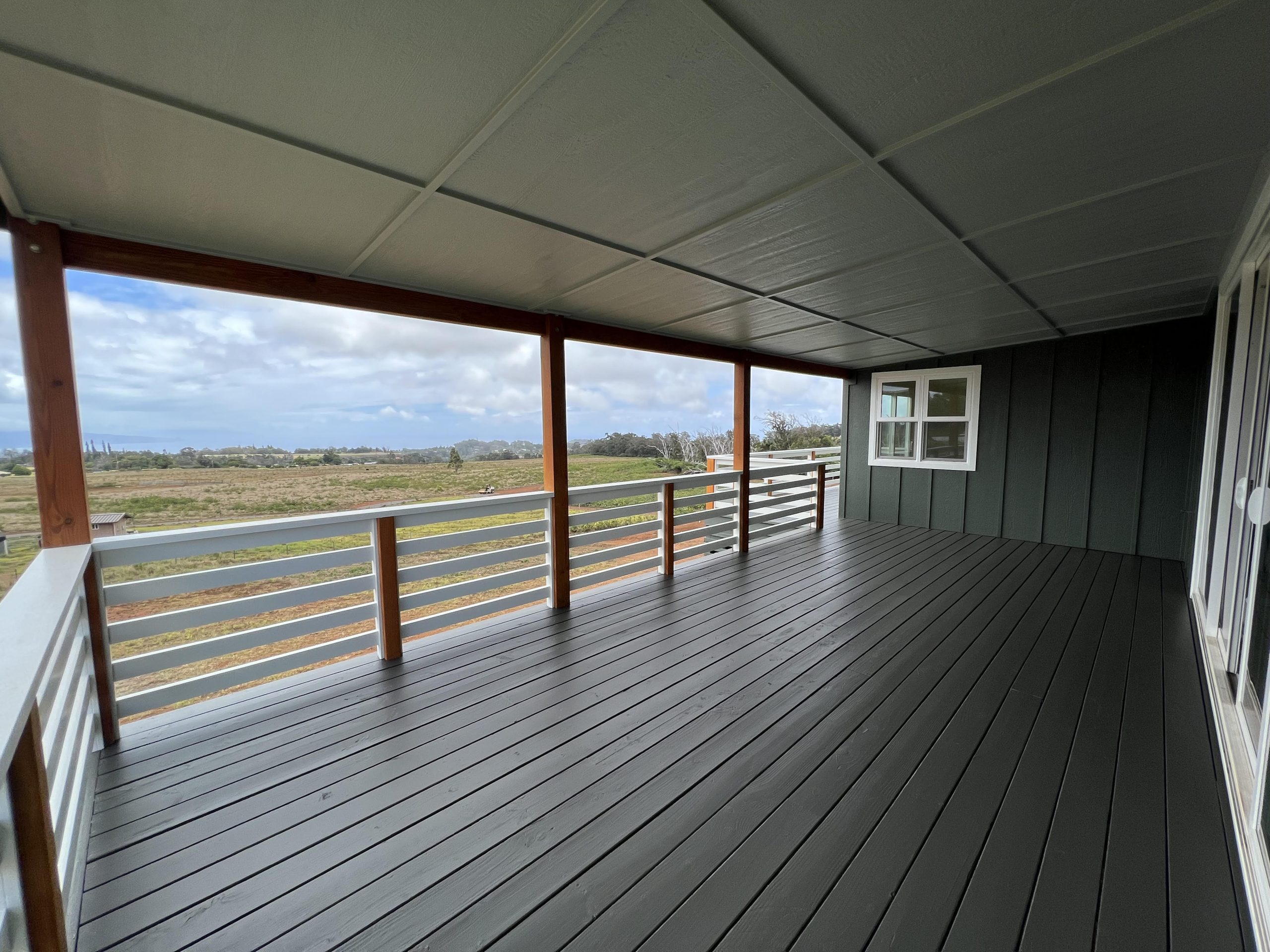 Before and after of a vibrant home transformation