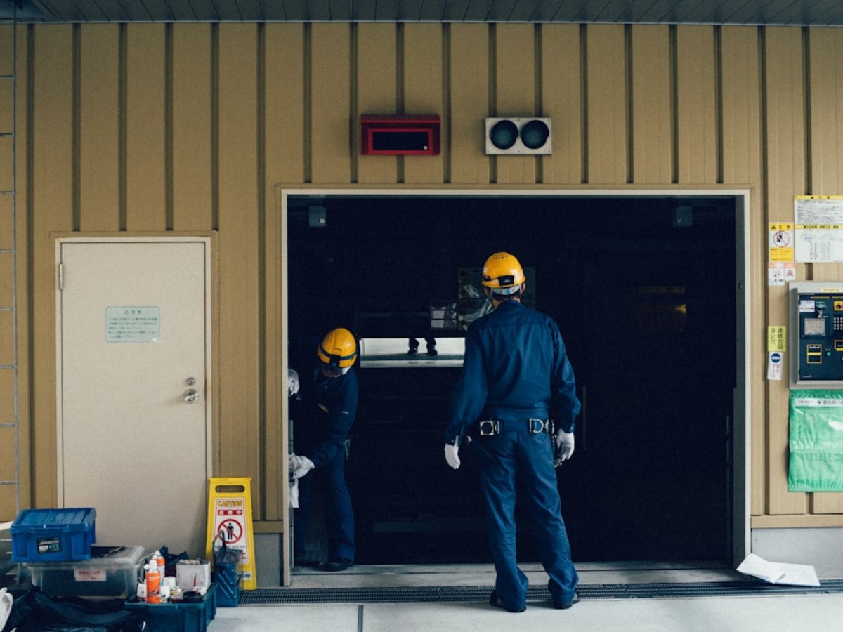 Gallery image of an emergency repair service